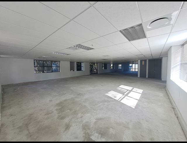 1,575M² OFFICE TO LET IN ILLOVO